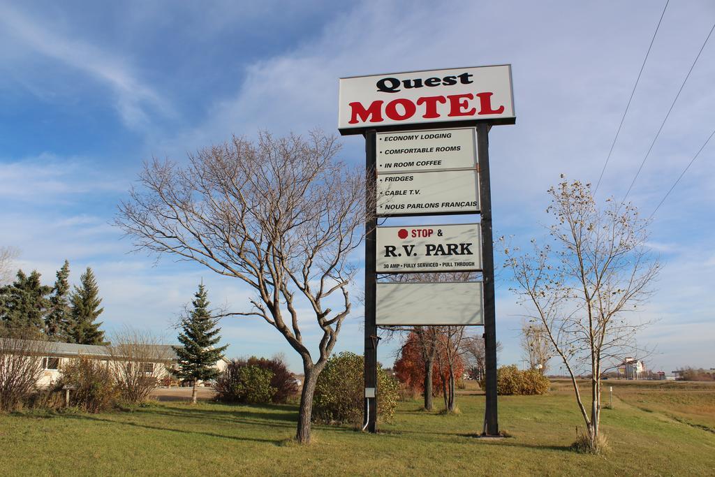 Quest Motel Whitewood Exterior photo